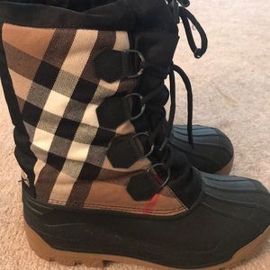 Burberry winter snow boots